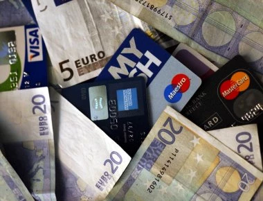 «Κόκκινα δάνεια»: Κούρεμα χρεών έως και 90% σε πιστωτικές κάρτες και καταναλωτικά - Ποιους αφορά